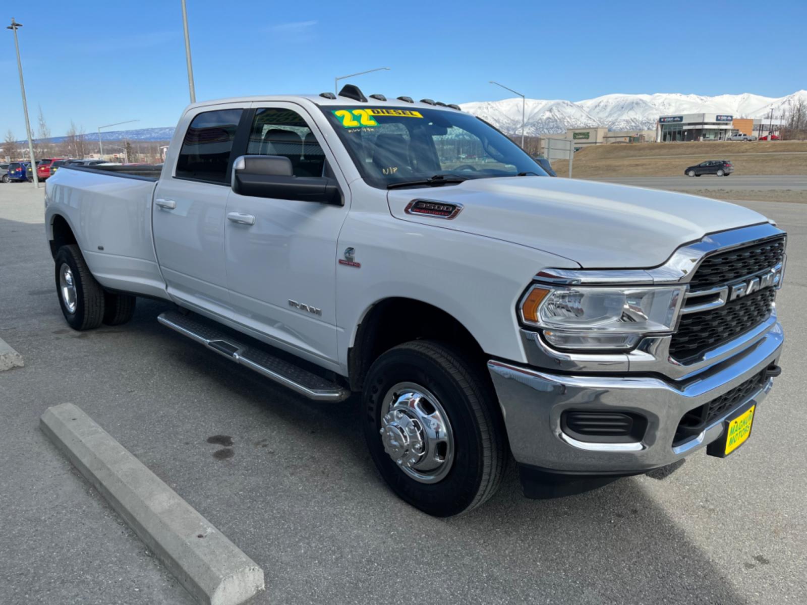2022 WHITE /Black RAM 3500 BIG HORN (3C63RRHL6NG) with an 6.7L engine, Automatic transmission, located at 1960 Industrial Drive, Wasilla, 99654, (907) 274-2277, 61.573475, -149.400146 - Photo #5